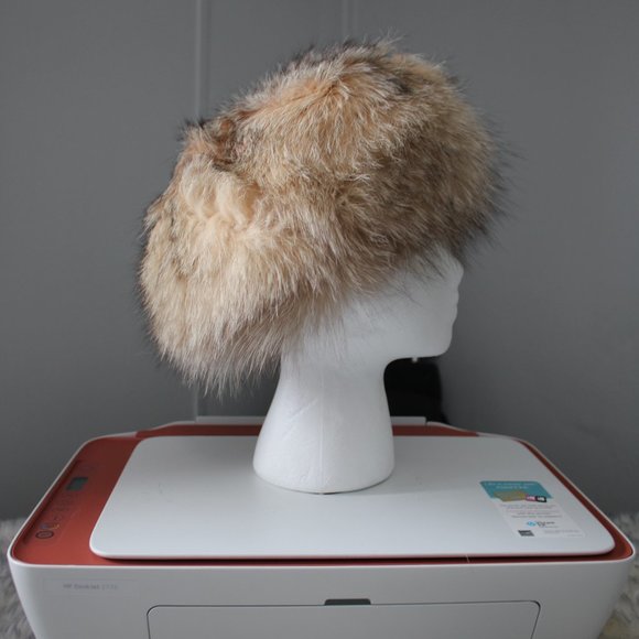 #303 fox fur hat - Picture 4 of 4